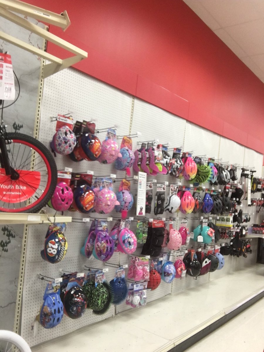 Moved an endcap by the bikewall, and then decided, why not the whole pog? #GuestEfficiency #BasketBuilding @rankin_logan <a href="/adriennelebo/">Adrienne Lebo</a> <a href="/MarkShabillski/">Mark Przybylski</a>