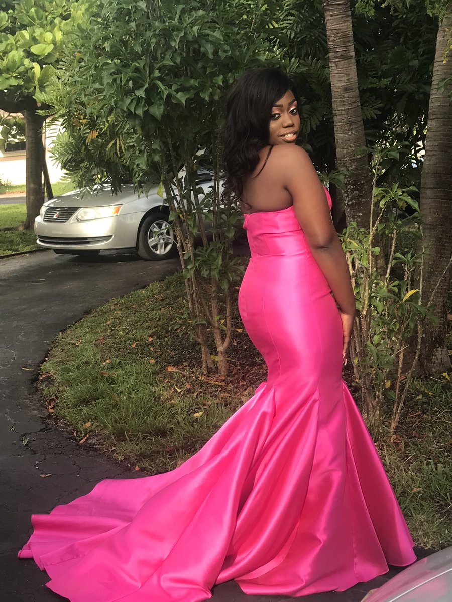 merls_'s tweet photo. Big Things Poppinโ Little Things Stoppinโ๐บ #Prom2K18 #FLHSProm2k18 https://t.co/IH6yXIZISk