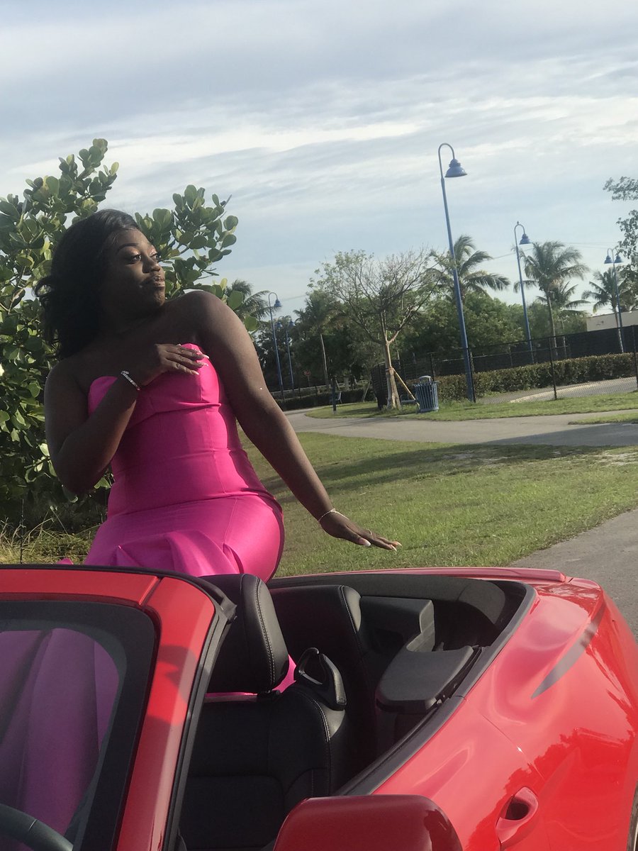 merls_'s tweet photo. Big Things Poppinโ Little Things Stoppinโ๐บ #Prom2K18 #FLHSProm2k18 https://t.co/IH6yXIZISk