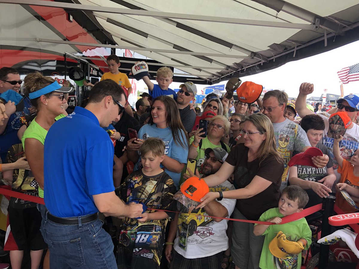 KyleBusch's tweet image. Thx to everyone that stopped by @ToyotaRacing #PitPass 👍 #RowdyNation