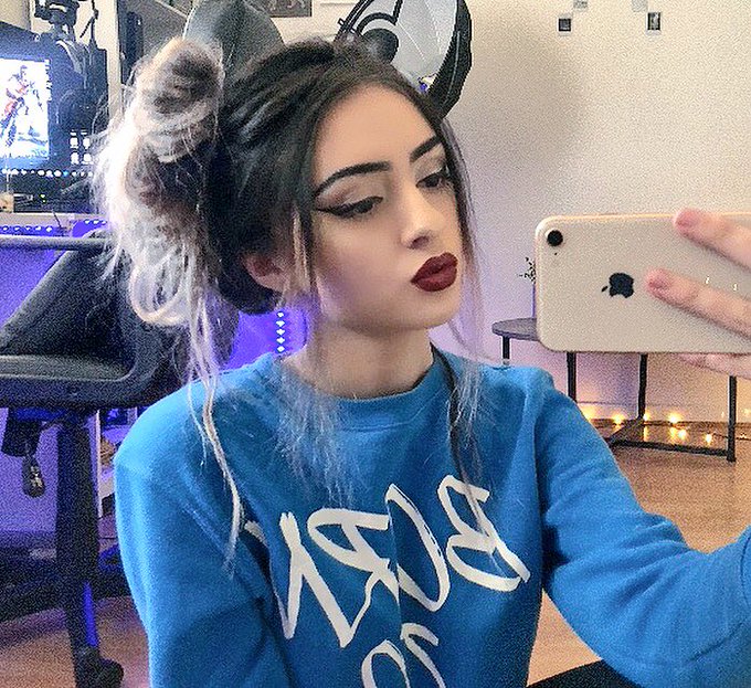 Watch melly's leaked NSFW photo on TwXstars