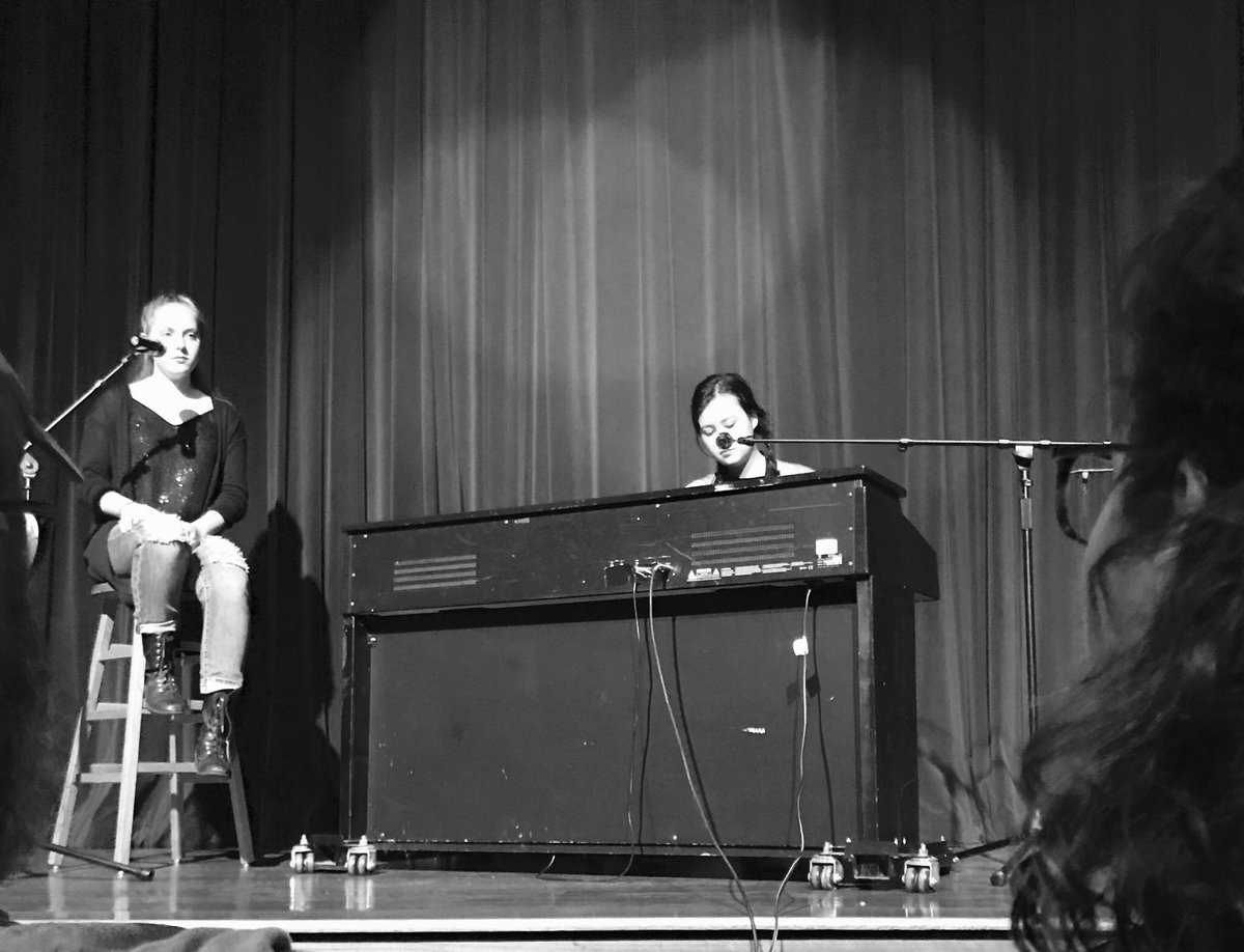 mr_wag_info's tweet photo. .@Canyon_Vista Choir Spring Show #ThisiswhyCVMS #ShareCVMS #Coldplay https://t.co/gWCJDfRaAX