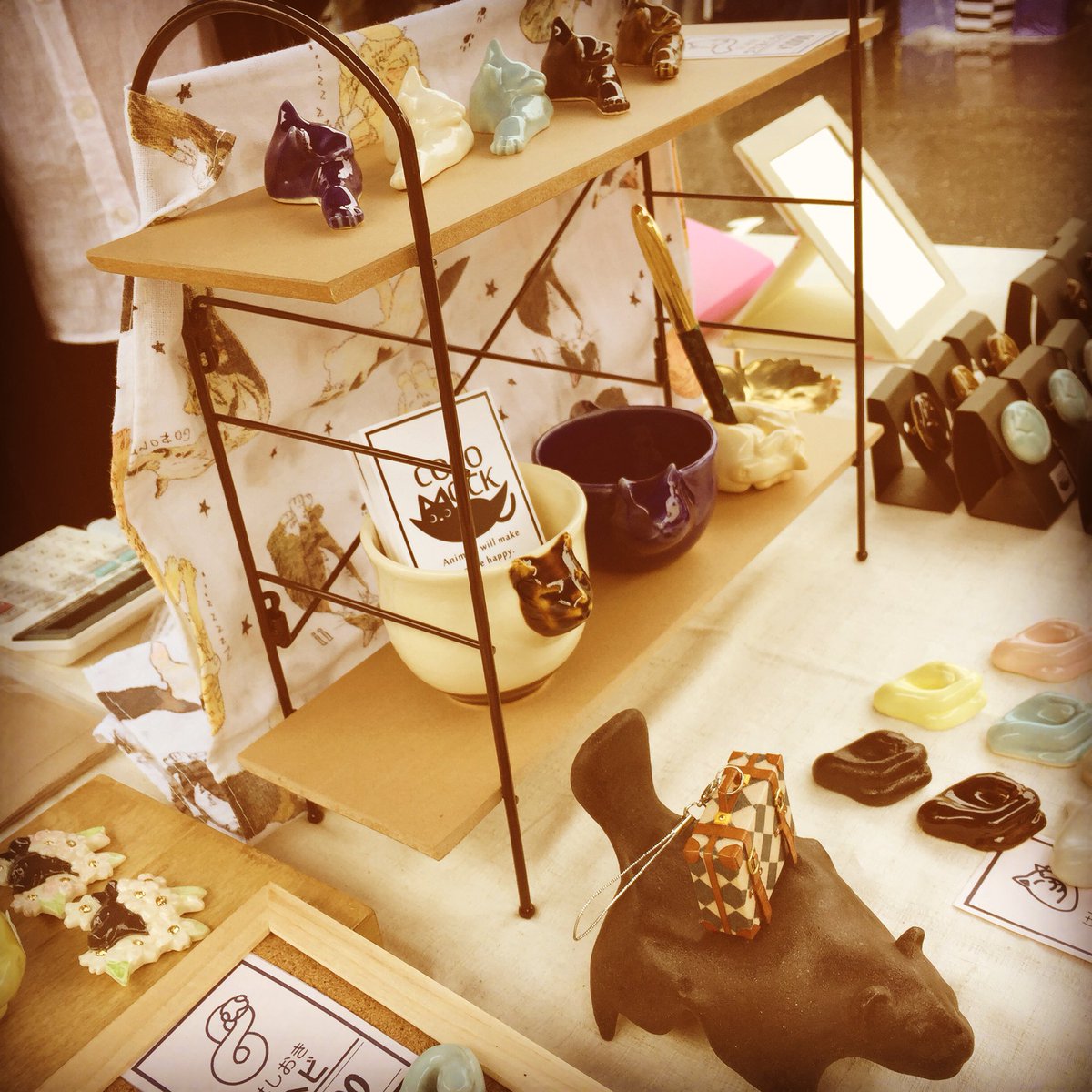 cocomock's tweet photo. Today @Kurawanka Goroku Ichi. Hirakata🎪
We’re waiting at Sakaguchi hospital parking😊☔️
There are cats accessories for Mother’s Day gifts🐈🍀✨
#cocomock #mathersday #hirakata #gorokuichi #くらわんか五六市 ＃枚方
#craftmarket #chopstickrest #箸置き #陶器 #pocelain #magcup https://t.co/AyIDgJzIAi