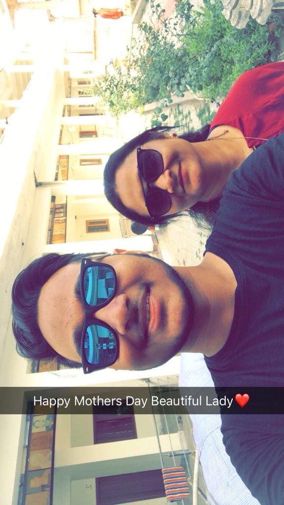 princesanghavi's tweet image. Dear Mother,

Thank you for being my idol. You have been with me through my thick &amp;amp; think &amp;amp; supported me a lot❤️. With your support  i have always gain confidence to do something on my own because I know you have my back. Love you Maa🤩. #MomsLoveNonStop #SamsungRefrigerator