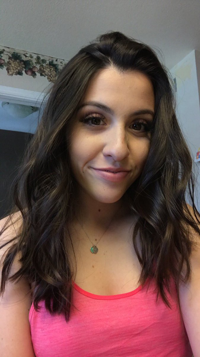 Nina Vitorelo tweet media