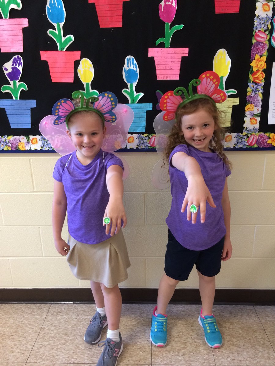jeannemckinley4's tweet photo. Our βBugzβ Play was a huge success!#batesbears #bateselem#Wearejcps https://t.co/9t46RCswFp