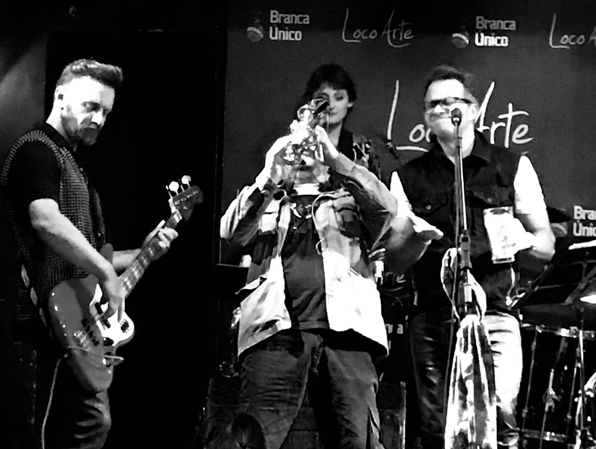 charlyfila's tweet photo. #LapeBand @lapeband @sergiolapegue en #LocoArte https://t.co/kjbdbfV8uU