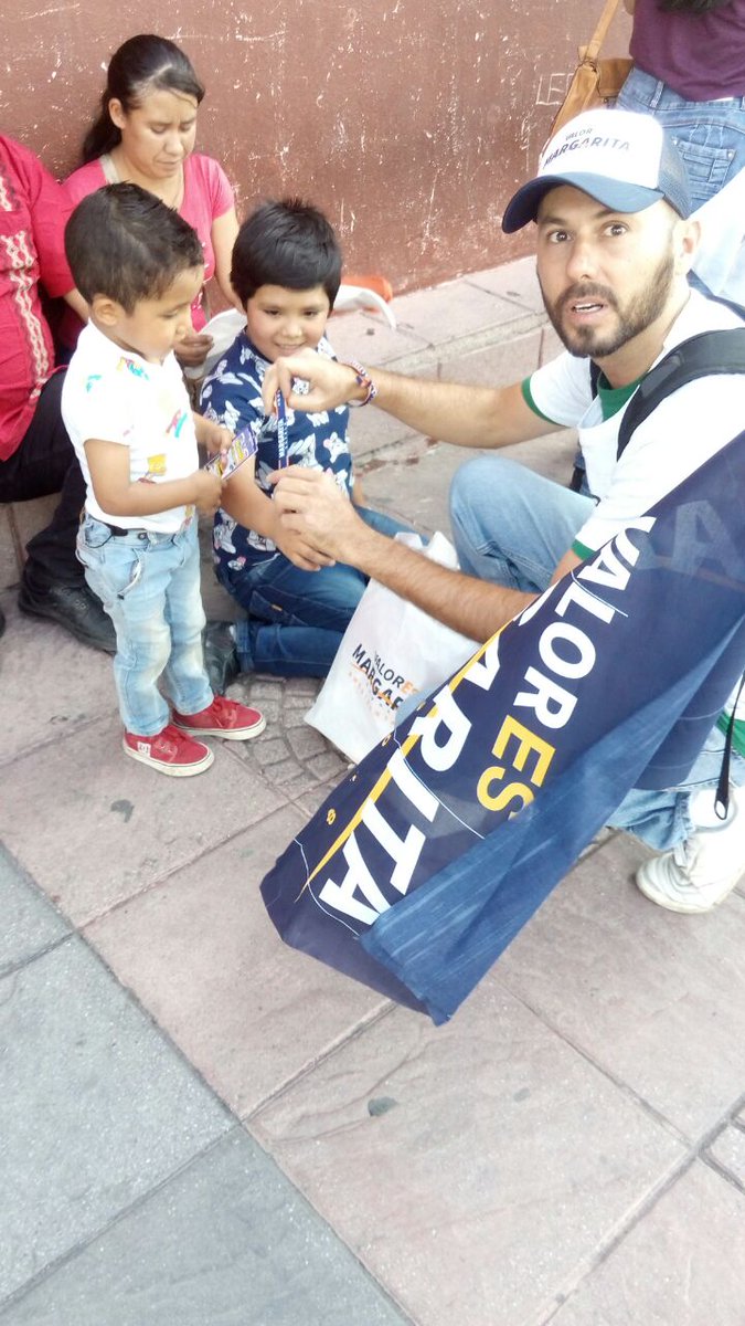 artaroo2001's tweet photo. COMPAÑEROS DE SALAMANCA, HACIENDO CAMPAÑA EN PRO DE NUESTRA CANDIDATA @Mzavalagc

CON #MargaritaPresidenta #SíEsPosible #MargaritaNosConvieneATODOS #MargaritaConMéxico https://t.co/olXFMJREc6