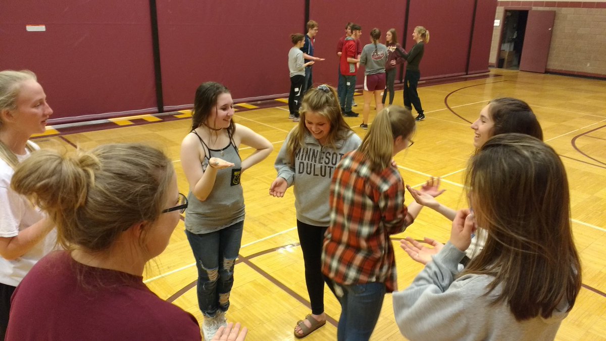DenfeldBARR's tweet photo. Denfeld Link Crew May Day this week. We are already getting ready for the incoming Class of 2022 Orientation on Thursday, August 30! @HunterPrideDHS @DenfeldLink @PrincTMScon https://t.co/qypMVBO7hs