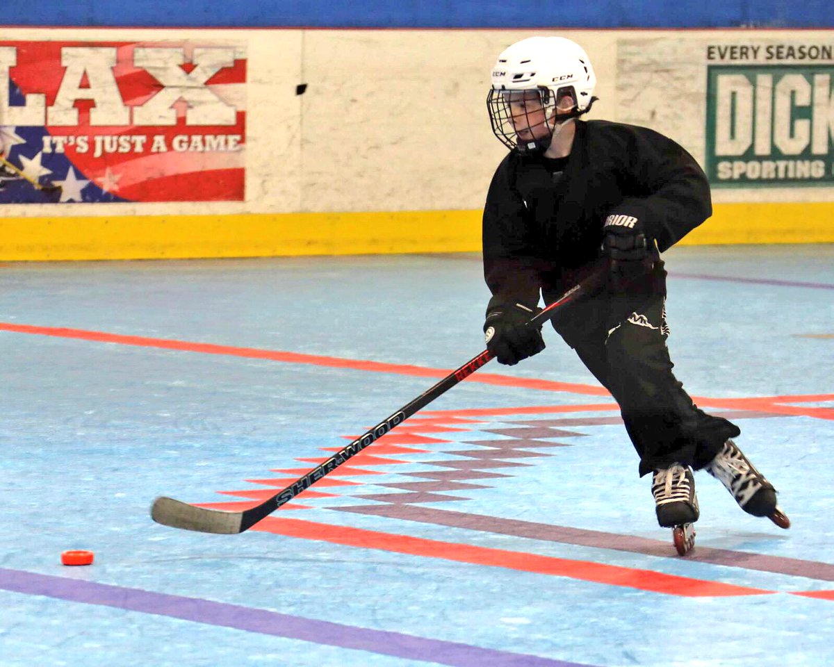 Himes412's tweet photo. A few #ActionShots from #Inline #Dek #Hockey practice/scrimmage today at #Bridgeville #RollerPlex https://t.co/X7Rm5j1txE