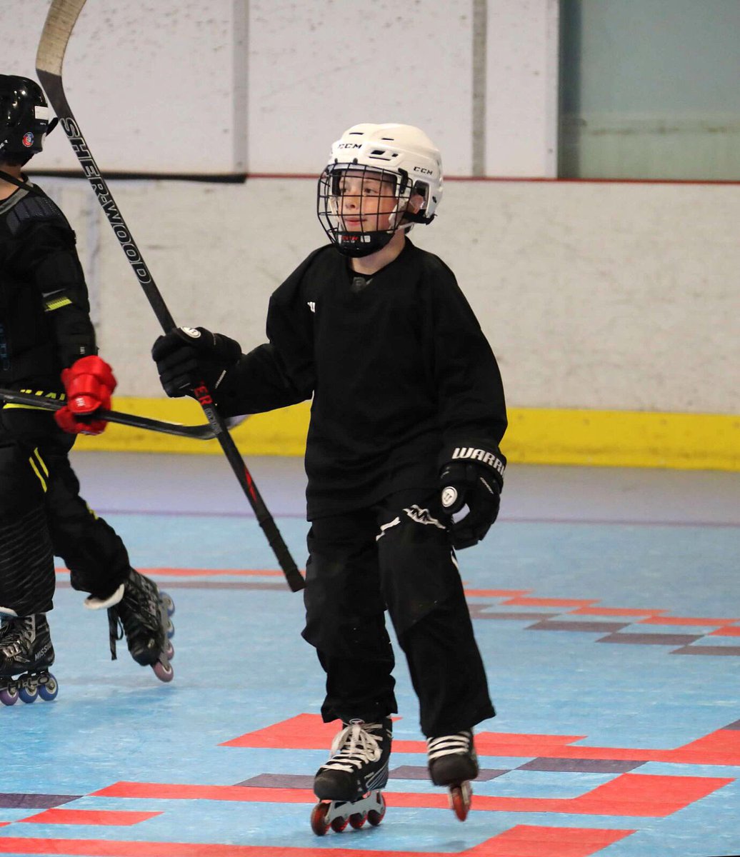 Himes412's tweet photo. A few #ActionShots from #Inline #Dek #Hockey practice/scrimmage today at #Bridgeville #RollerPlex https://t.co/X7Rm5j1txE