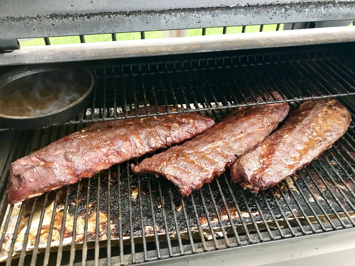 Ryan_Knudson28's tweet photo. Happy #TreagerDay!
3 racks of Ribs on the ol’ @TraegerGrills & a @FireballWhisky Pineapple to wash it all down. https://t.co/GpKa2kYrXV
