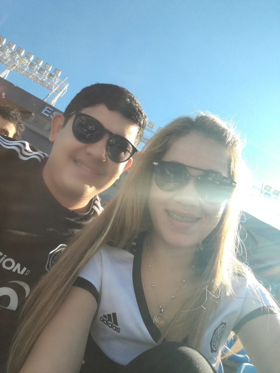 luis_saavedra7's tweet photo. Gracias #PRIMERTURNOXTSX @TigoSportsPY por el premio por más que perdimos se disfrutó de un buen fútbol @lucasnataloni @LerynFranco @Juliosaza @Gisse_py @aracelibogado https://t.co/zE9Wi4K8bx