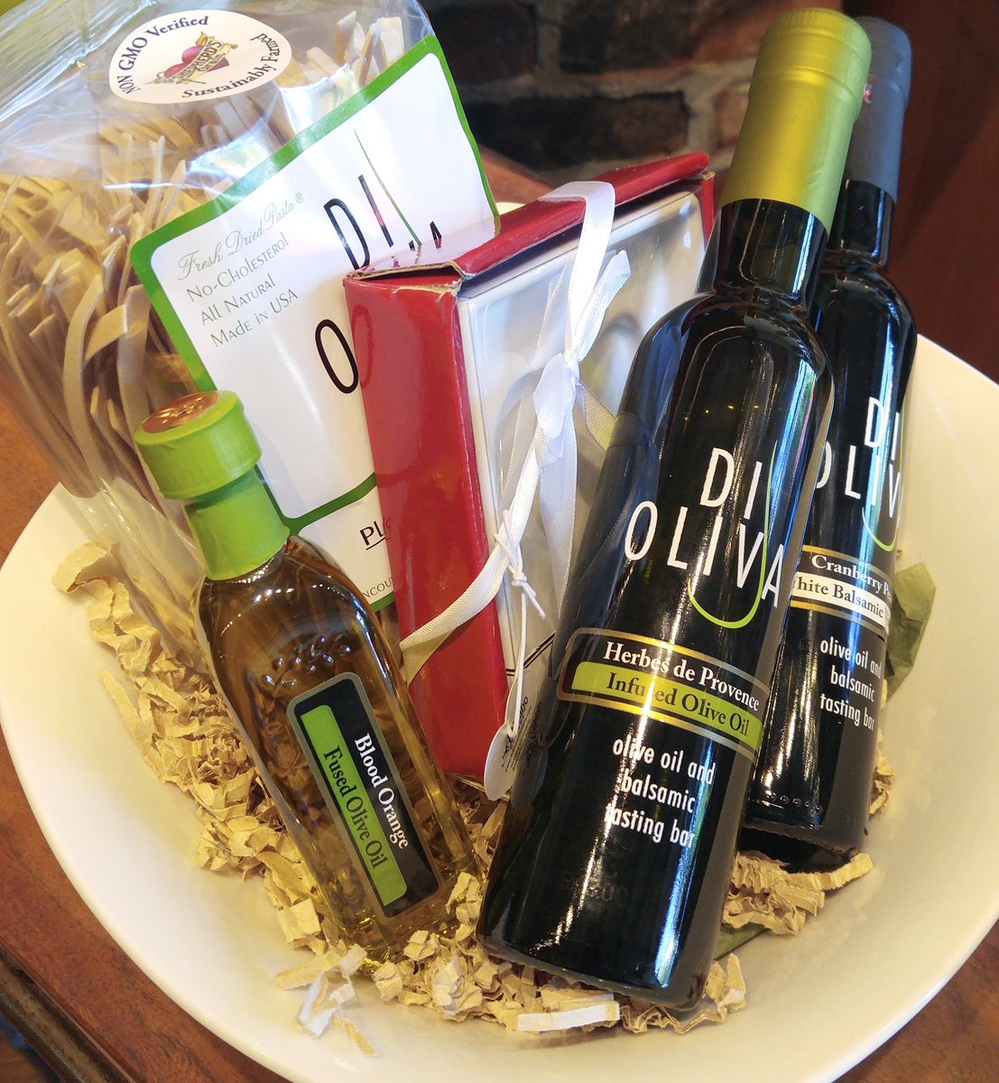 diolivastore's tweet photo. Mother's Day gift baskets!
#mothersday #dioliva #oliveoil #extravirgin #evoo #giftbaskets #vancitycooks #yvrchef #vancouvercooks https://t.co/4DN1prsmdC