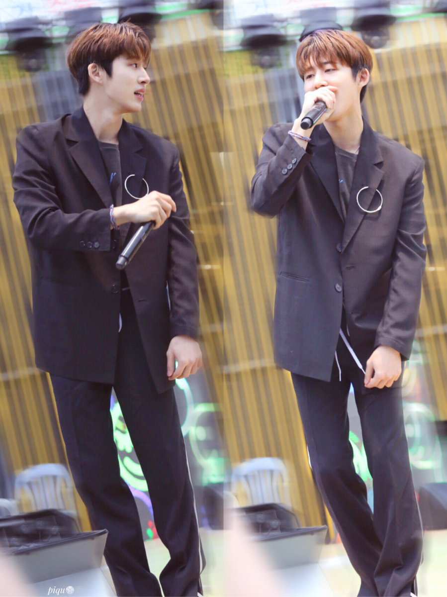 piquuuuuu's tweet image. 180511 서경대 축제 

김한빈!!잘생겼다❣️!!( ´▽｀)🎙️🎤🎵 머리부터 발끝까지 다 완벽해💕

#김한빈 #hanbin #iKON #아이콘