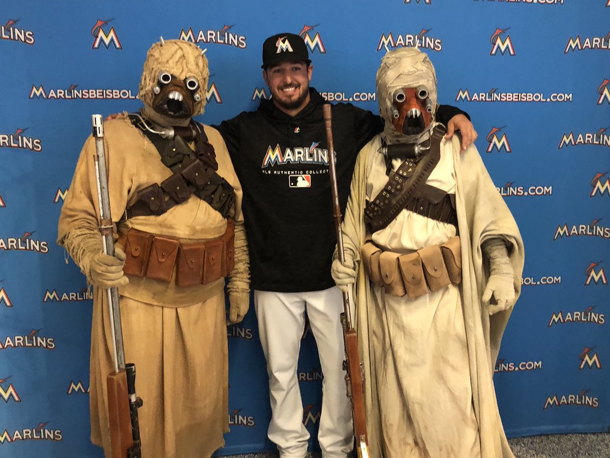 When your fans travel all the way from Tatooine. #JuntosMiami