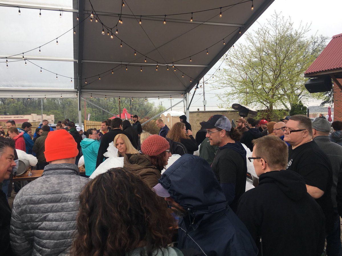 bluenotebev's tweet photo. Incredible beers and awesome people today at 2018 Michigan Cask Ale Fest!  @Ashleyswestland @UrbanrestBeer @BetterOnDraft @ArtisanXL https://t.co/Ow9lYwCgYa