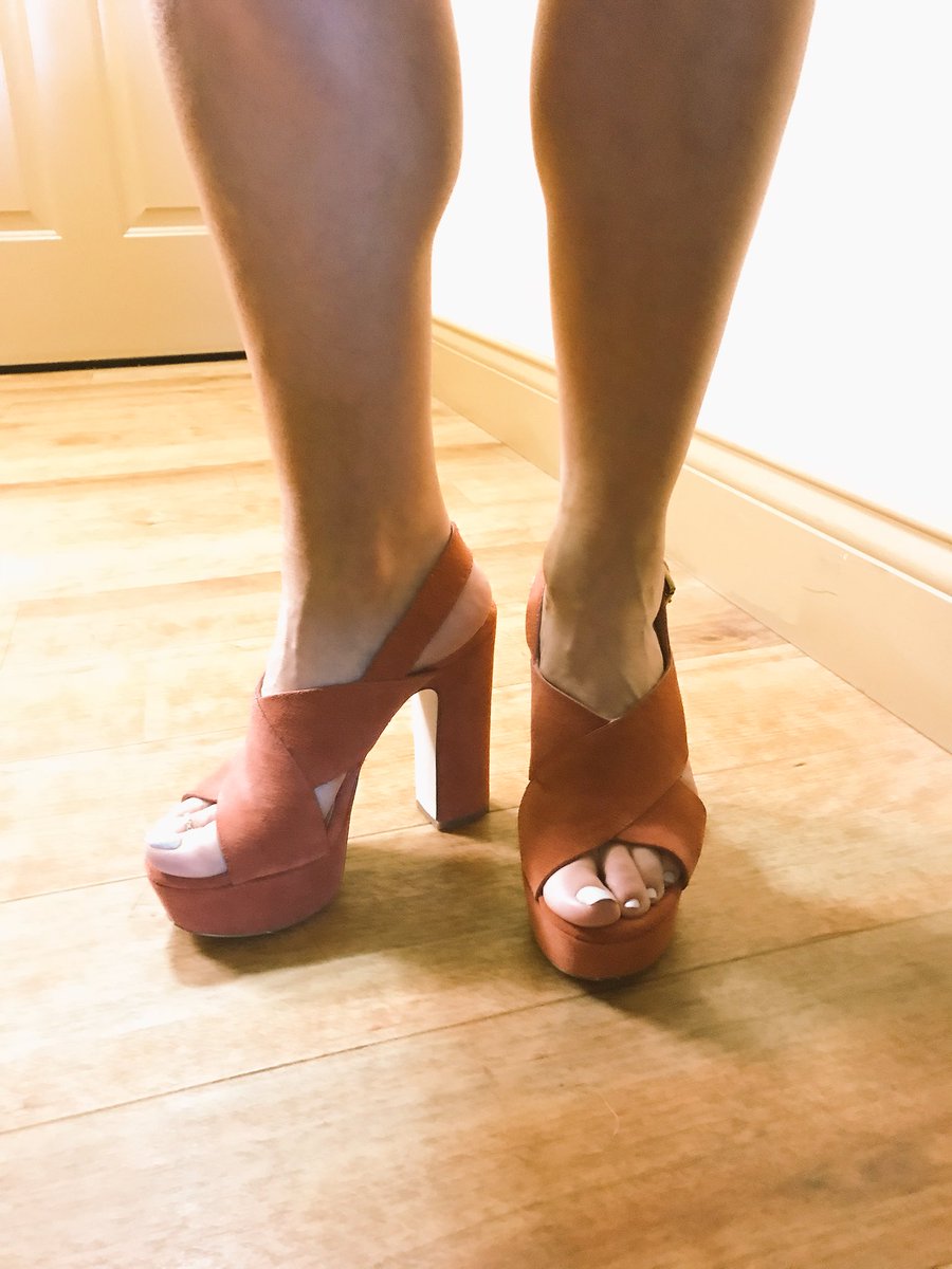 Sexy calves and feet