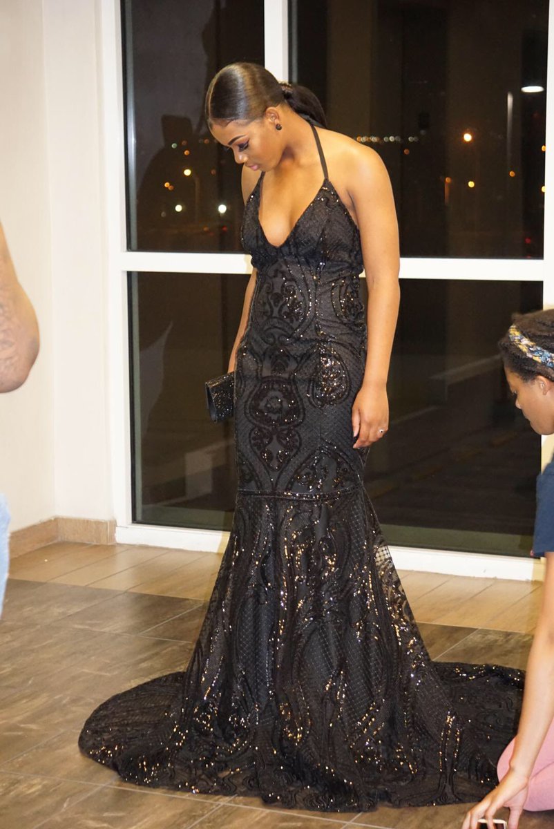 lifewdess_'s tweet photo. Letโs be real all you B๐tches wanna look like me ๐
๐ฝ #onlyajunior #westprom https://t.co/oeeSwXjcrc