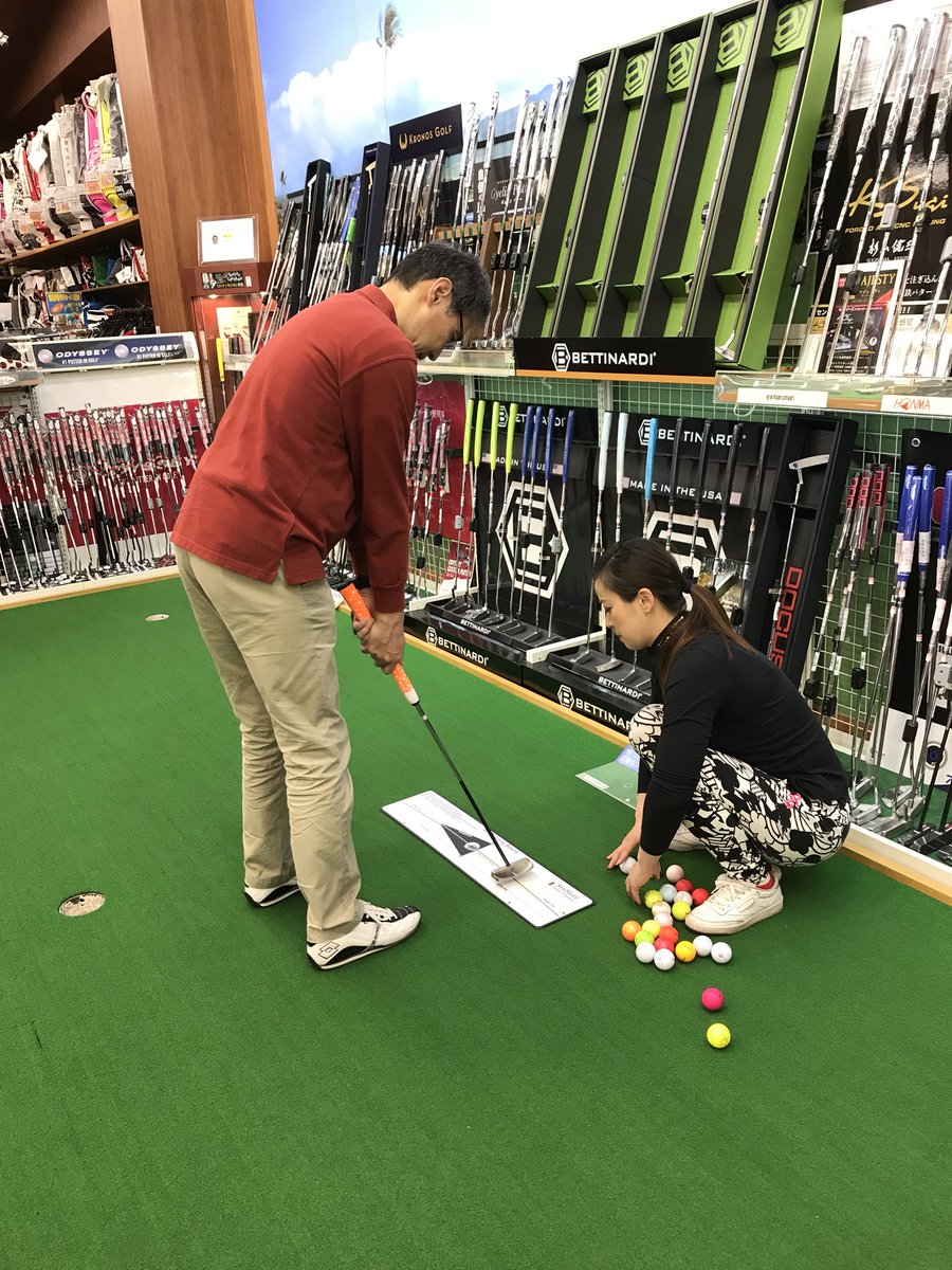 seemorejapan's tweet photo. Fitting &amp; Putting Lesson Day @ NIKI Golf Fujisawa

バッティングにお悩みの方も数人立ち寄っていただき、SeeMoreのRSTと金子プロのアドバイスで改善し喜んで頂きました。
USTour Seriesが大人気でしたが、もっと人気があったのは、SeeMoreのTraining-Boardでした(笑) https://t.co/qhYrxLjjRy