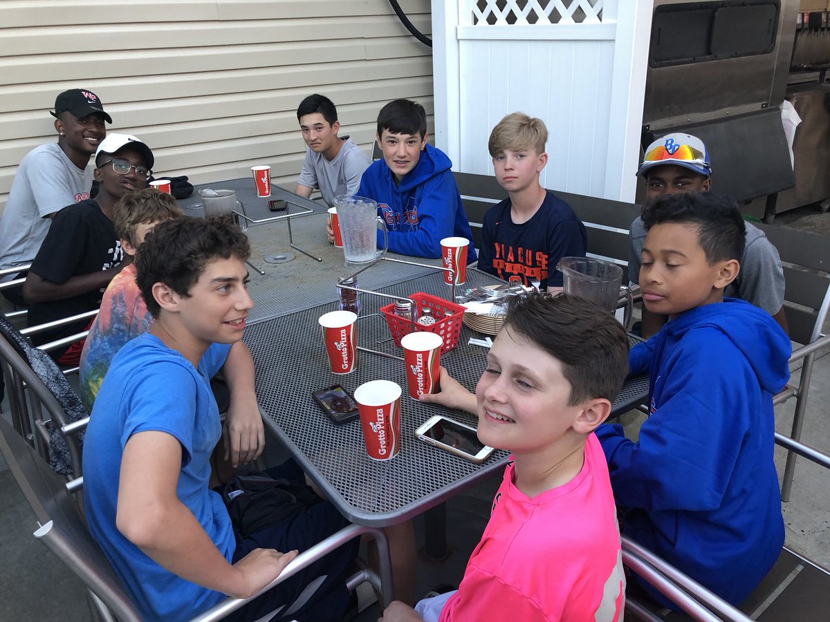 mkempler's tweet photo. 14u @nj_tigers 1-1 today. Enjoying dinner together. #winonsunday https://t.co/e3VkKoLsfl