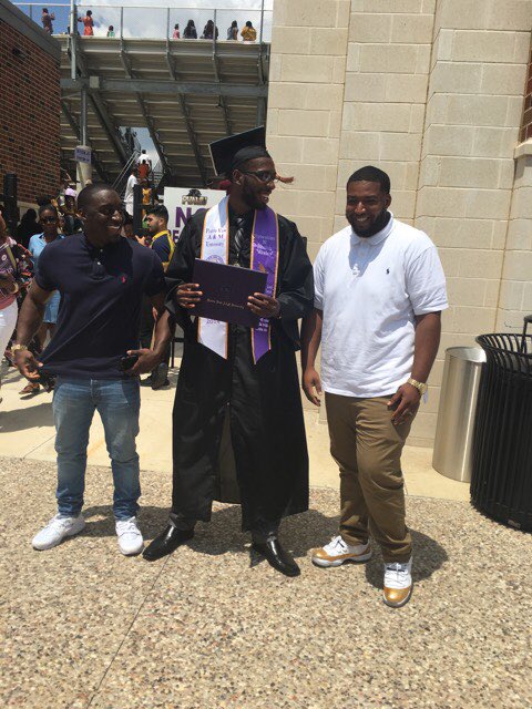 Wesley_2Live's tweet image. Such a blessing to accomplish this goal and obtain my Bachelors degree. Thankful for all the people that came out to support me!! #PVAMU18 #Classof2018 #Blessed #Alumnus #iMadeIt