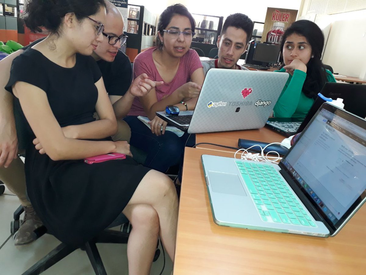 argenpython's tweet image. #PyPizza une a casi toda la comunidad de #Python #Ecuador: Quito, Cuenca y Loja trabajando en proyectos de software libre y la web de Python Ecuador durante el día de hoy. Felicitaciones amigos!
¡La comunidad sigue creciendo! 💙