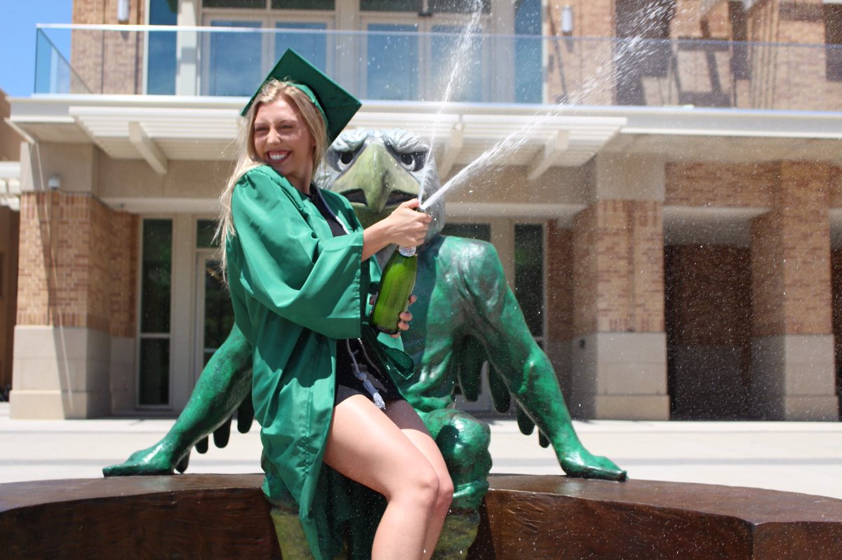 DeneenCarter2's tweet photo. Officially done with my bachelors!! https://t.co/m62kADyavc