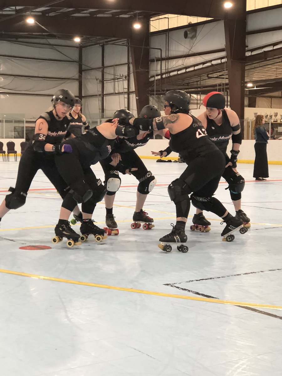 RMRGDerbyLive's tweet photo. The Contenders are warming up #rockyrockyrocky #fightfightfight #Warmitup #getlimber https://t.co/LyTVsSfOtK