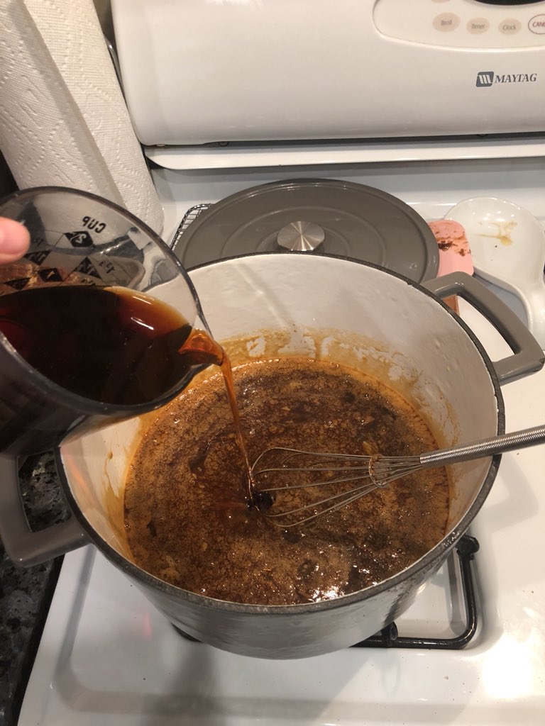 d1rtydan's tweet photo. Dat maple syrup doe
#cryptoBaking with d1rty
#MapleBourbonPecanPie https://t.co/AEmf6snihd
