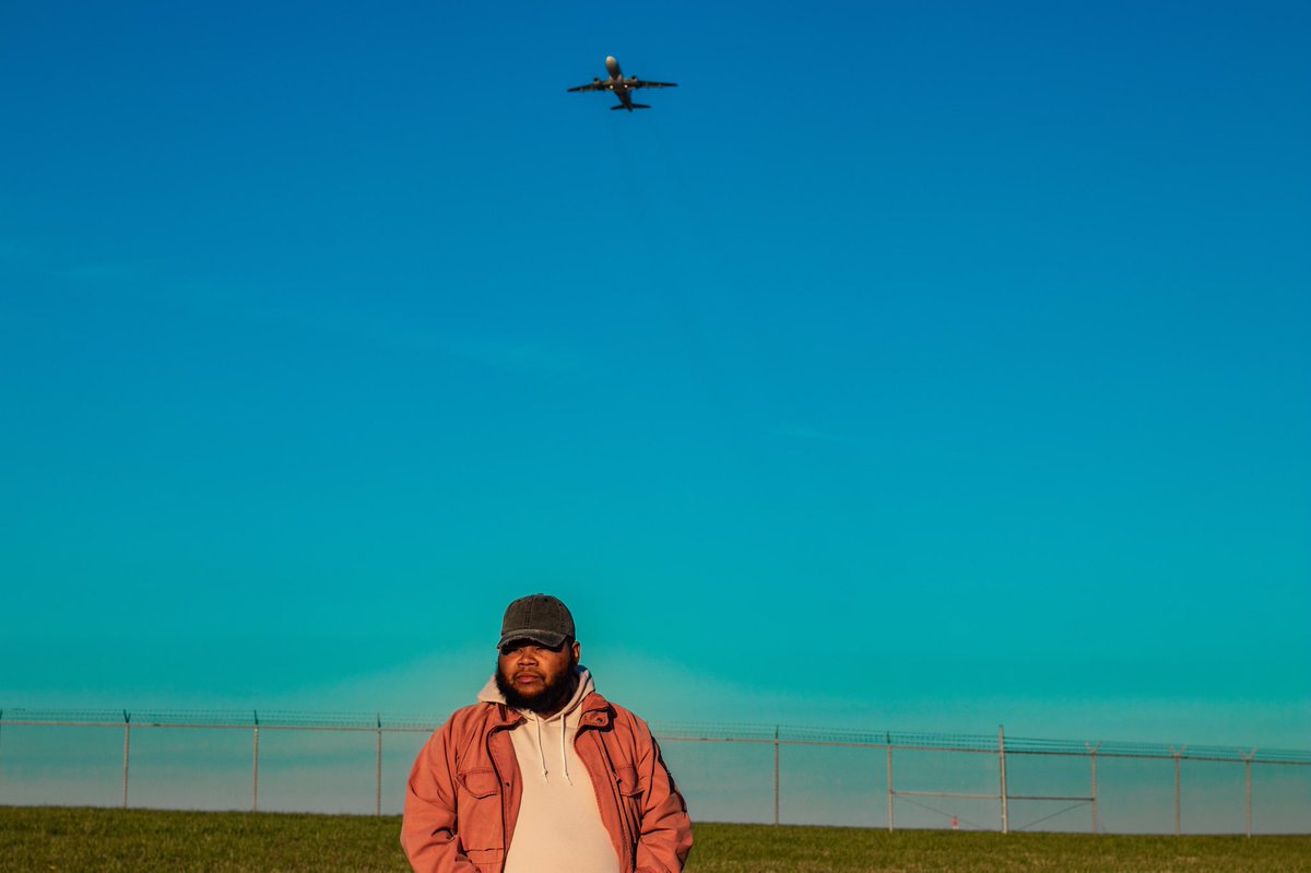 Dear3arl's tweet photo. You can feel when the 💙 real...

#AirplaneMode_EP
Available on ALL music platforms "TOMORROW" 5.13.18
☁️✈️ https://t.co/cWQ3zrtTMi