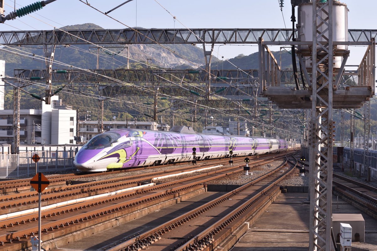 greatthing567's tweet photo. 先月のエヴァ新幹線見送り。
やっぱり500系はカッコイイですよね。
#TYPE500
#エヴァ新幹線卒業アルバム https://t.co/V4sqFbXAhh