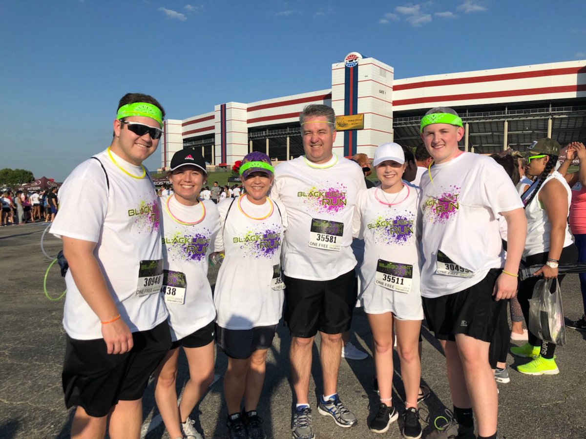 KimMurdock's tweet photo. Ready for Blacklight Run! https://t.co/OxUl6JR9BM