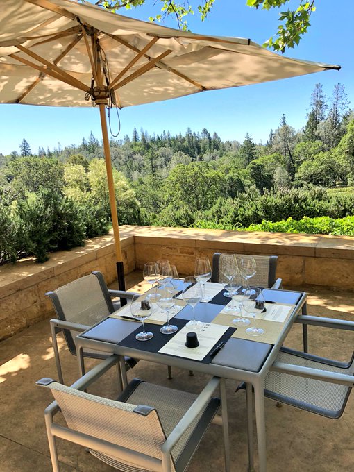 The best Saturday in #StHelena! ☀️🍷 https://t.co/KWXtnaI6MA<a href="/tag/sthelena"class="tags">#StHelena</a>