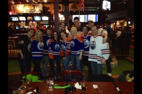 Pretty__G's tweet photo. On your wedding day don't forget where you came from @JackieDee16! #Congrats #LosingTheD @Morgo_82 @pammyJ79 @TheAndyBabic @pipefitter34 @mikegulseth @Kage_99 #extremethrowback https://t.co/riLxF39PU1