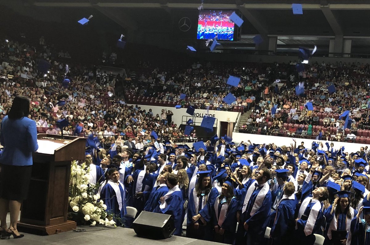 acassity1's tweet photo. Congrats to TCHS #Classof2018 ! #GoWildcats! And the weather was perfect inside #ColemanColiseum @spann @tcss_schools @pamliebenberg1 @UA_Athletics #CountyHigh @CountyHighBand https://t.co/T6iQcGnJHj