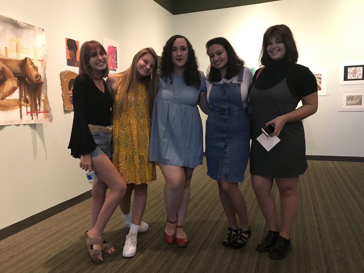 PHS_VISUALARTS's tweet photo. WOW!  Great job everybody!   Amazing evening! So proud!♥️ @PlantHighSchool @PlantAPC https://t.co/33n5cltwe8