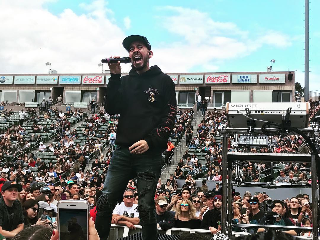 LP_Ani_'s tweet photo. Mıκe ♥️

#PostTraumaticTour
#WeenieRoast https://t.co/I4owC6EzSo