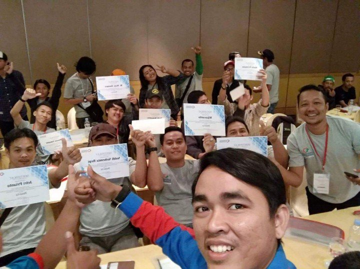 JaydenZDJ's tweet photo. Peduli dgn ekonomi UKM Pak @DuriantoDarmadi mengadakan berbagai Pelatihan berkerjasama dgn instansi terkait
#DarmadiDuriantoPeduli https://t.co/gDJiSwMWac