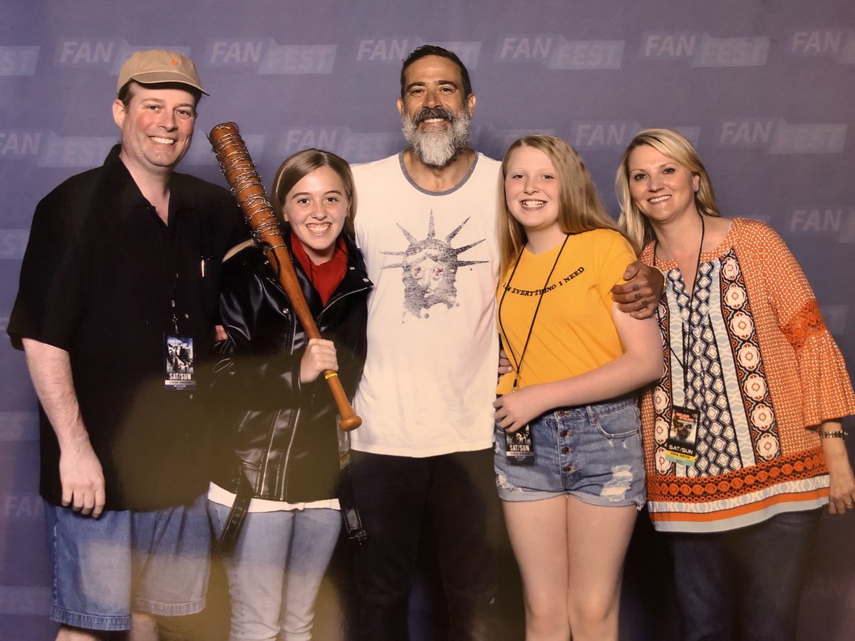 Thank you Jeffrey Dean Morgan for being such a nice guy. We had a blast today! @JDMorgan @JamesAFrazier @WalkrStalkrCon #WSCNashville #FFNashville