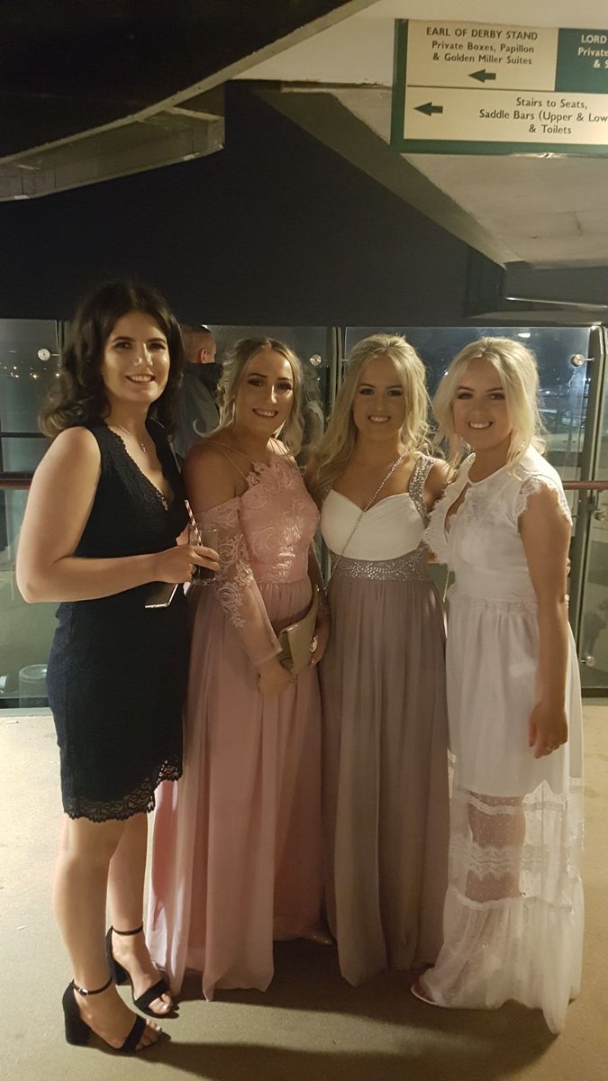 RachaelLongwith's tweet photo. Had an absolute ball tonight! #edgehillgradball it's been the best 3 years I can't believe it's nearly over! @LaurenLongwith https://t.co/6bNNCLXbGD