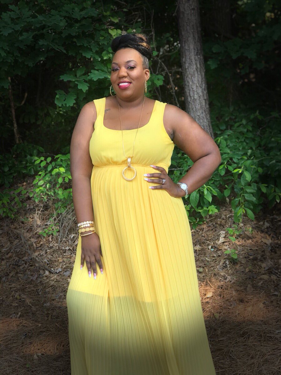 makeupluvah2017's tweet photo. Today’s OOTD! Rocking my @TorridFashion yellow maxi dress! #plussizefashion #torrid #ootd #torridinsider #torriddress #aspiringblogger #aspiringyoutuber #bodypositivity #whatiworetowork https://t.co/ZxScI5H8Ji