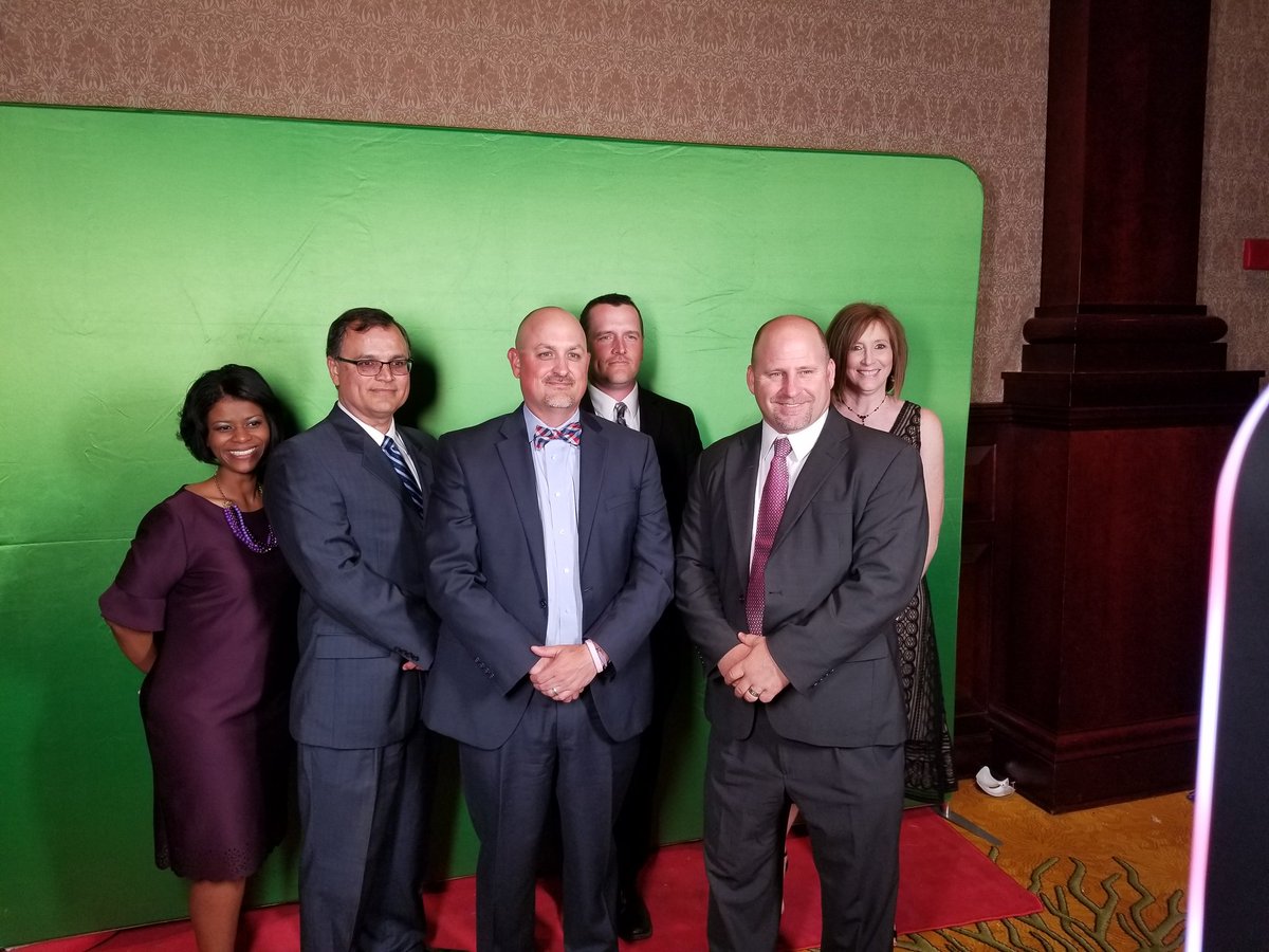 GhsRise's tweet photo. What an awesome admin team at GHS! Y'all ROCK! #ghsunity #gvineprom https://t.co/20lM2tpGOr