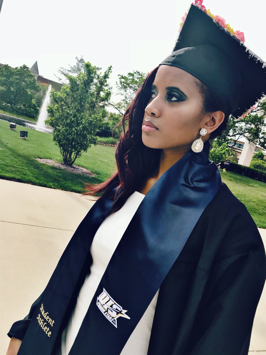 CoachDestinyJ's tweet image. Bachelors of Business Administration est. May 12th, 2018. 🎓🥂♥️

#BlackAndEducated
#Graduate