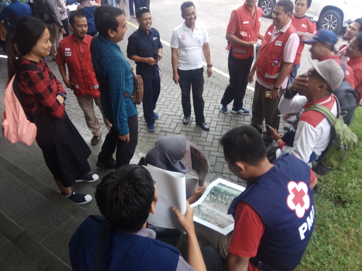 husni_kaf's tweet photo. Persiapan field mapping menggunakan @OSM_ID @fieldpapers @OpenDataKit #openmapkit @open @palangmerah #PMISiapBantu @HOTOSM_ID @TheMissingMaps https://t.co/5iQ5YiL8Lo