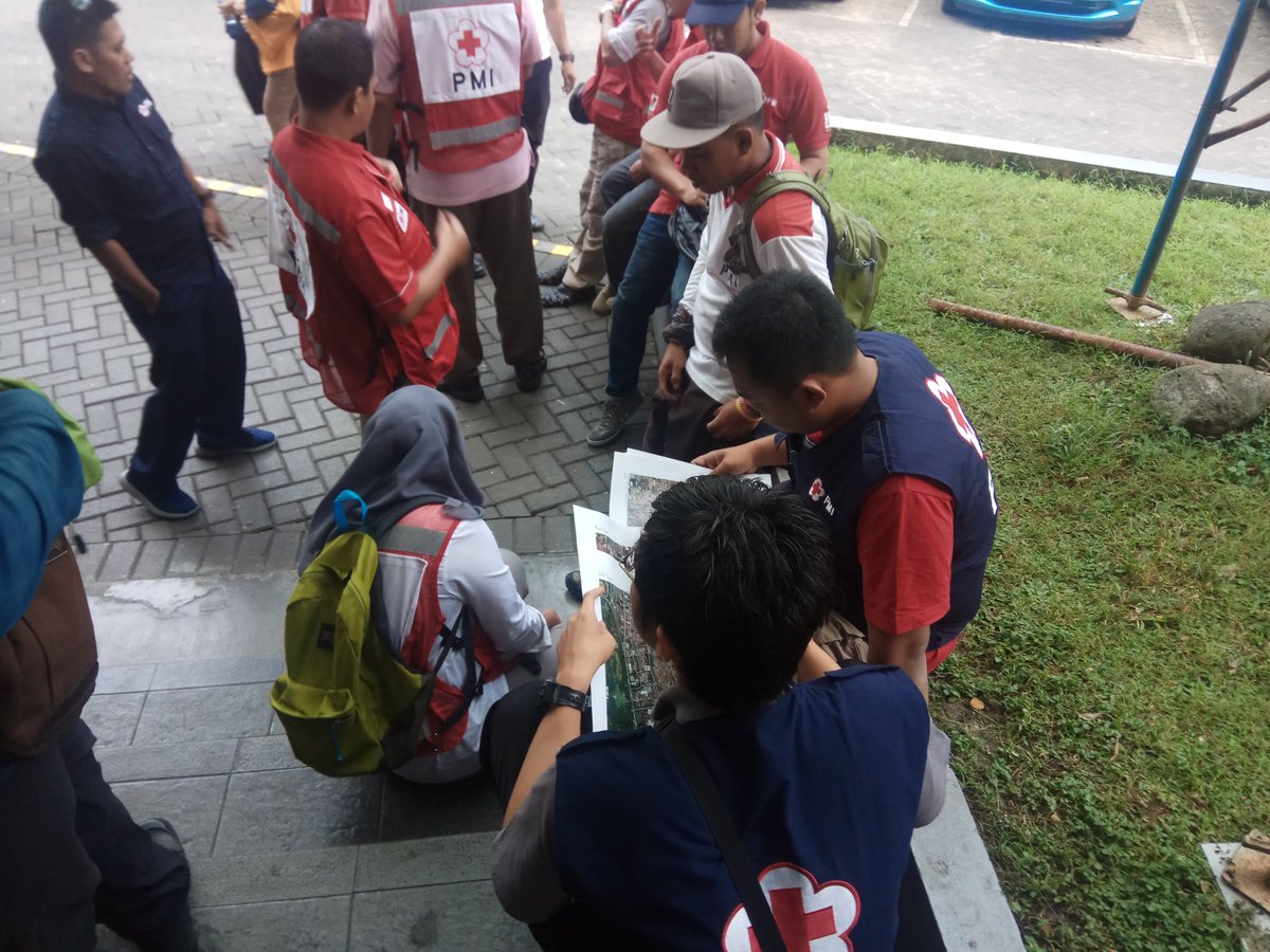 husni_kaf's tweet photo. Persiapan field mapping menggunakan @OSM_ID @fieldpapers @OpenDataKit #openmapkit @open @palangmerah #PMISiapBantu @HOTOSM_ID @TheMissingMaps https://t.co/5iQ5YiL8Lo