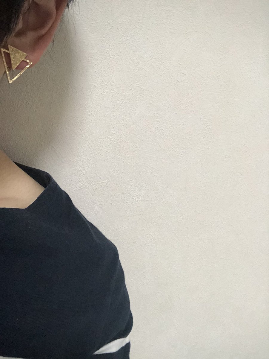 たくま Na Twitteri Takuya が付けてるbecome Treeのピアスがほんと付けたくて穴が開いてない僕がどうすればいいのか考えた結果イヤリングにしてしまえばいいやと思い作成し完成しました 作 母 Becometree Uverworld