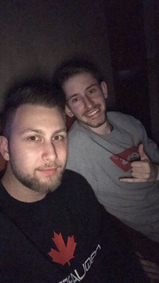 FlaGGo95's tweet photo. Ja Moin total Absturz mit @DONxArroganto #Jaja #WohindesWeges #IchLebeNoch #Siiiiiiiiiiiiiii #LetsGoooooo https://t.co/KzJQioMWgy