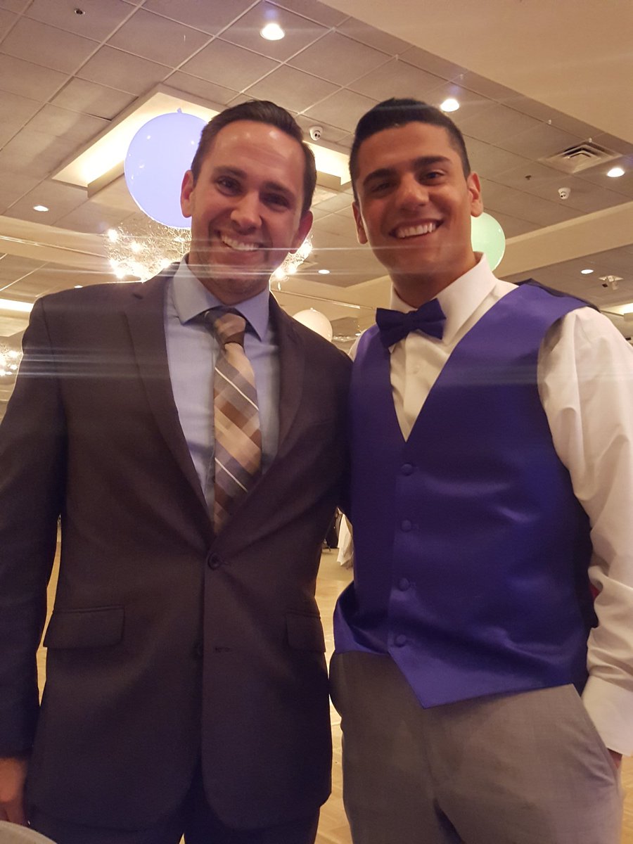 MrHajik's tweet photo. Prom is heating upπ₯π₯π₯π₯π₯#LookingGood #Style #PHSProm https://t.co/OinC345xvR