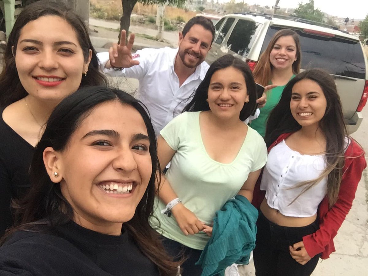 mov_primx's tweet photo. Felices de estar en este gran proyecto, de caminar por las calles del 5 Distrito Federal para presentar las propuestas del mejor @JaimeKirchnerP #JaimeKirchner #MJMLeon #JovenesConJaime #CambiaParaBien https://t.co/eAbwzujN9v